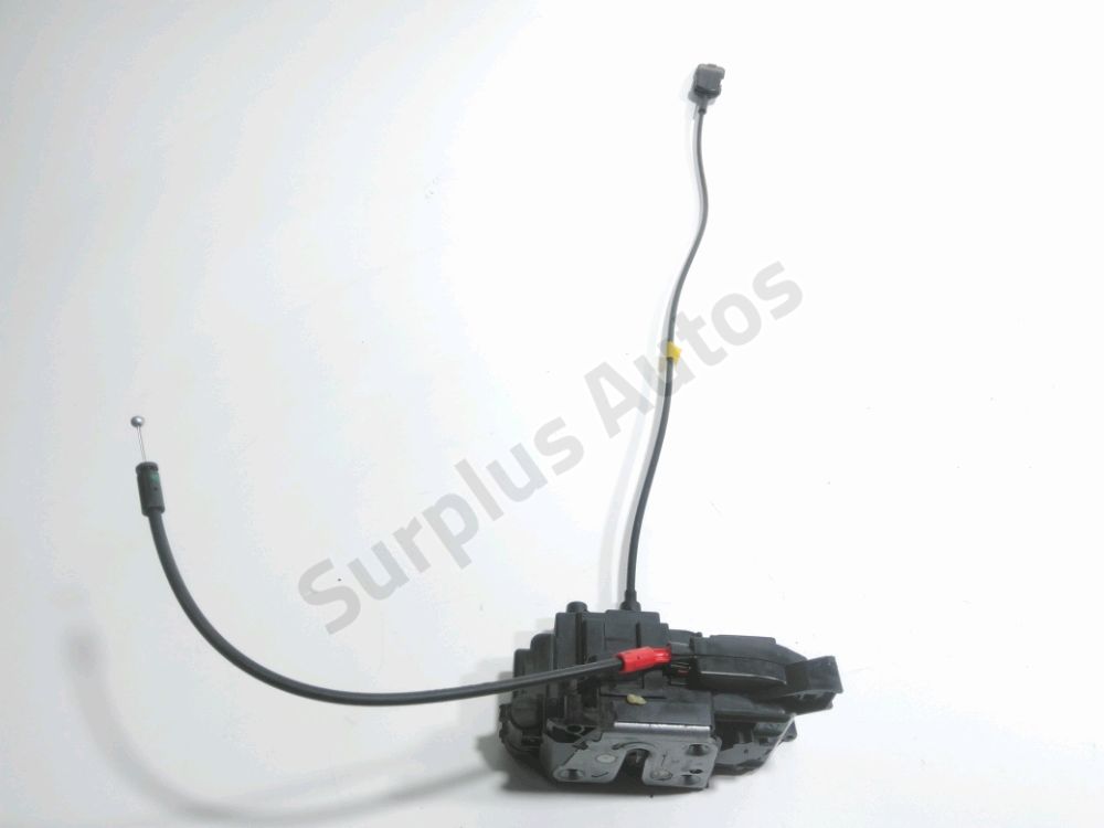 Serrure de porte avant droite