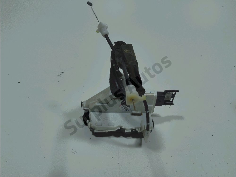 Serrure de porte avant droite