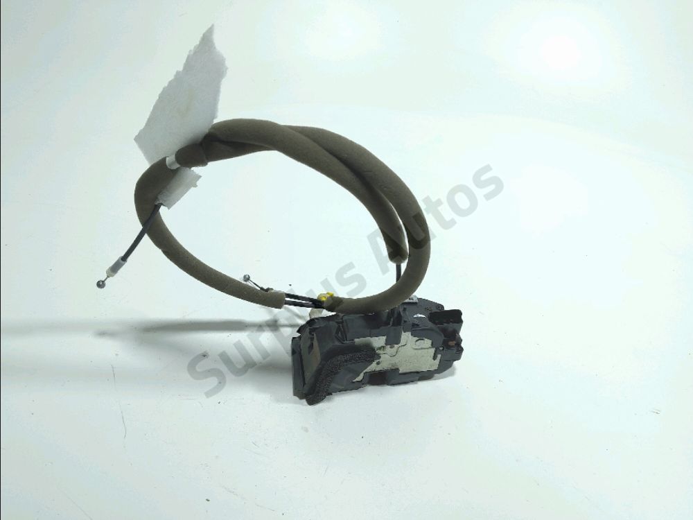 Serrure de porte avant gauche