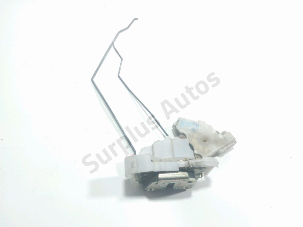 Serrure de porte avant droite