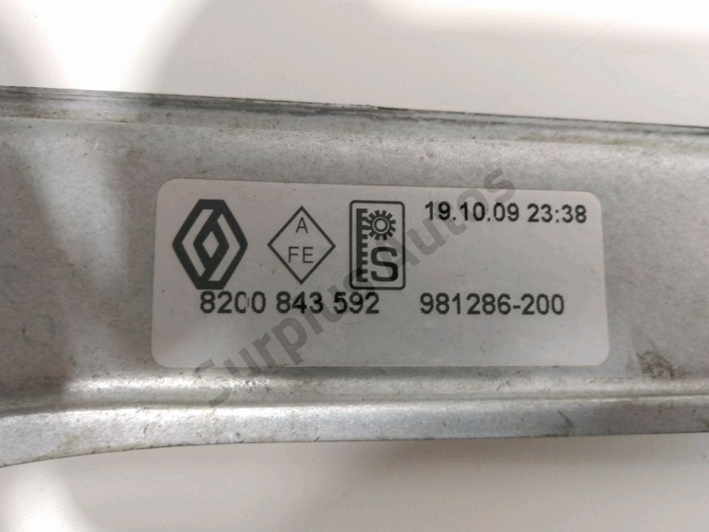 Lève-vitre électrique avant gauche