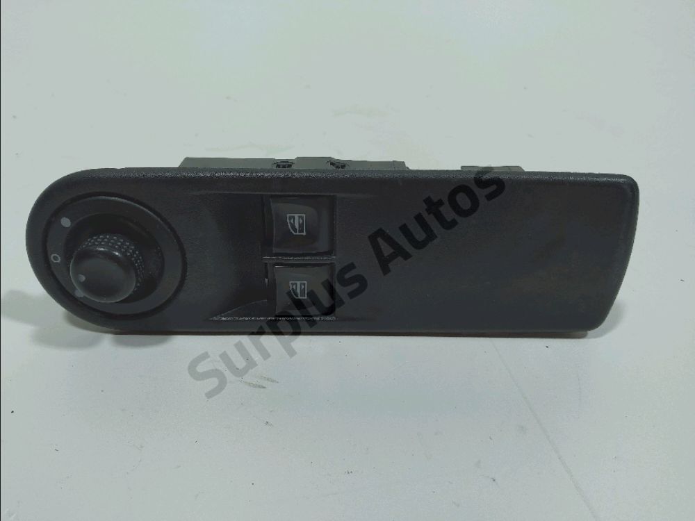 Commande lève-vitre avant gauche