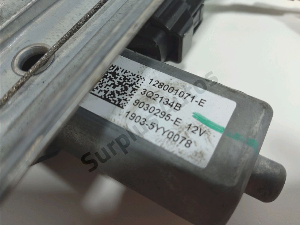 Lève-vitre électrique avant droit