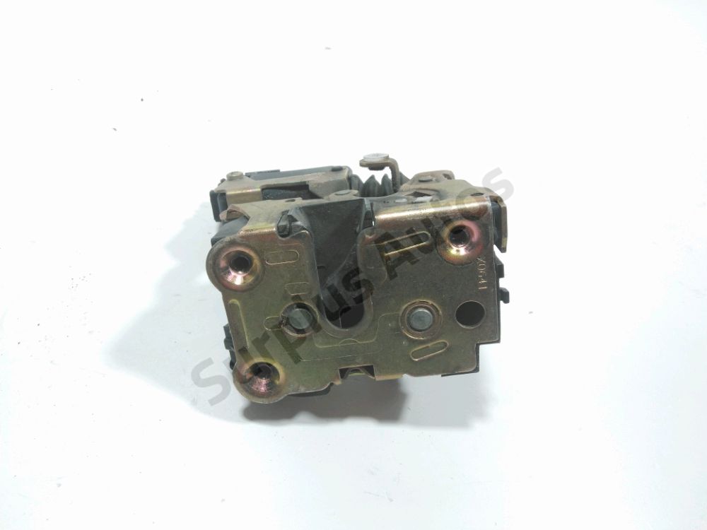 Serrure de porte avant droite