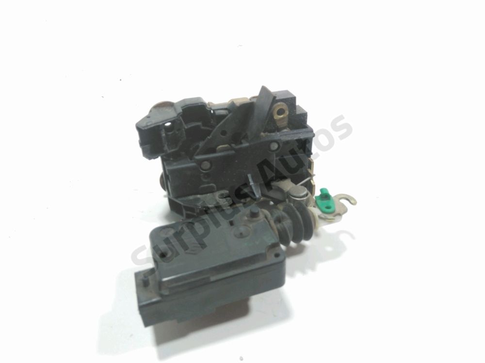 Serrure de porte avant droite