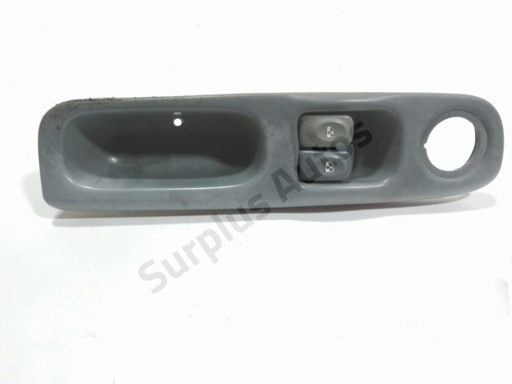 Commande leve-vitre avant gauche