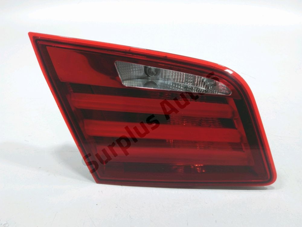 Feu arrière intérieur gauche