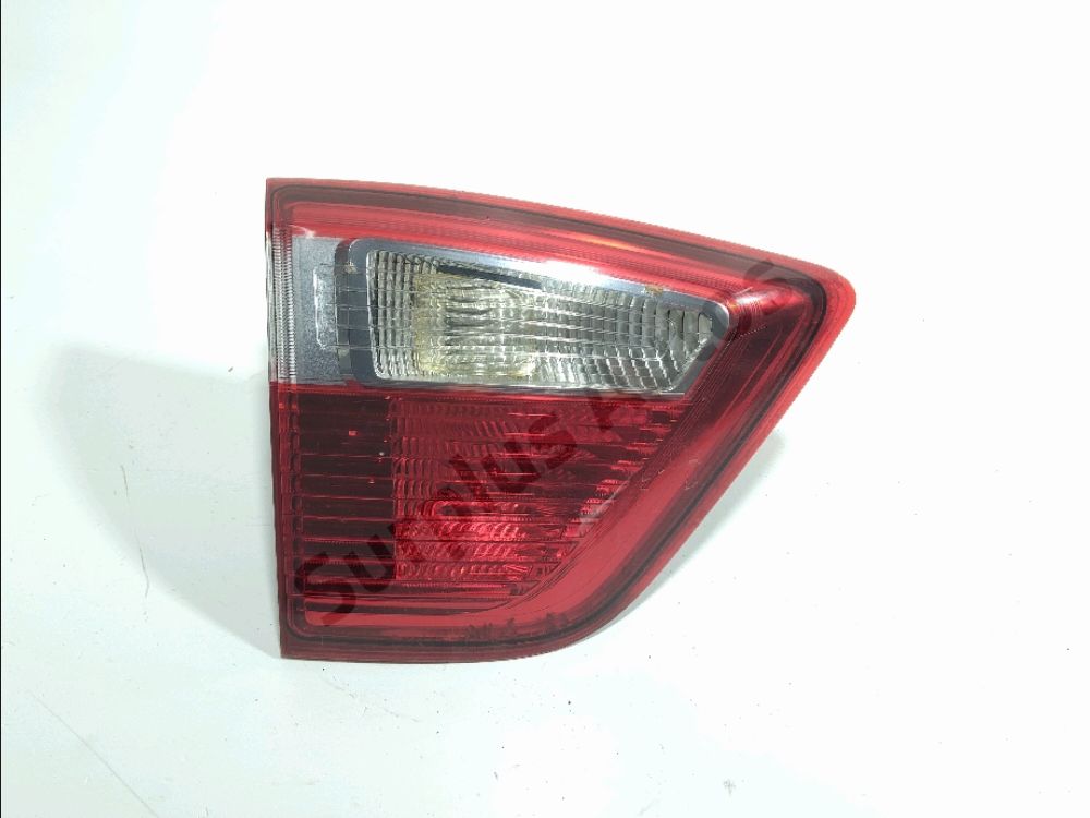 Feu arrière intérieur gauche