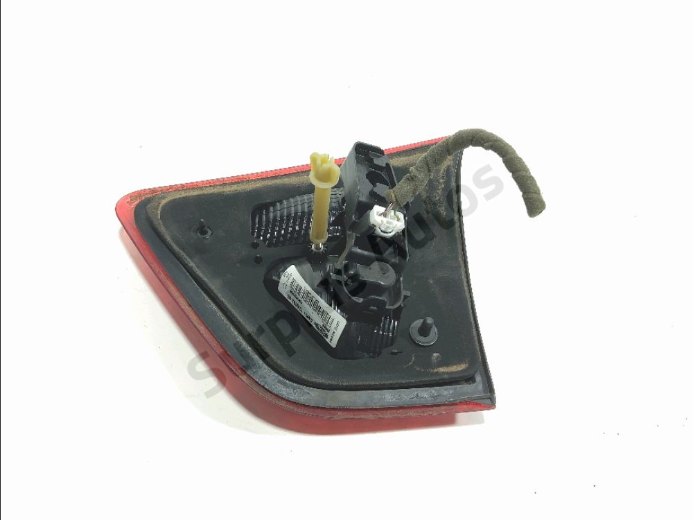 Feu arrière intérieur gauche