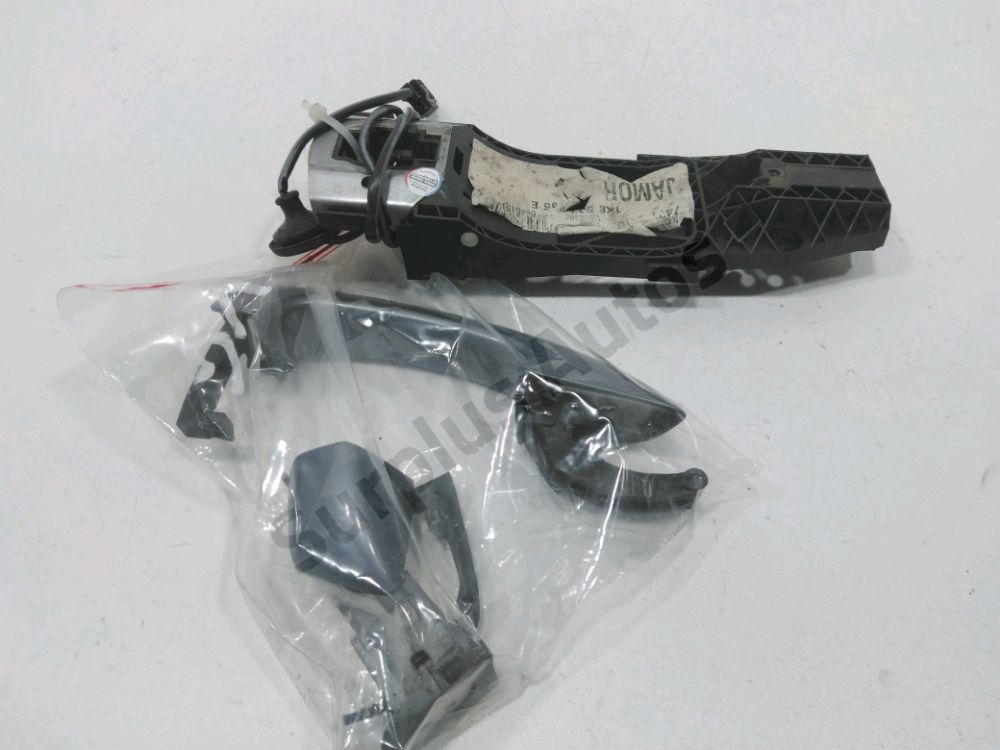 Poignee exterieure avant gauche