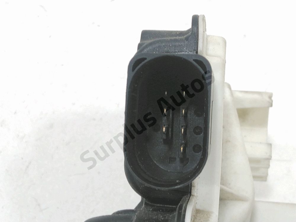 Serrure de porte avant gauche