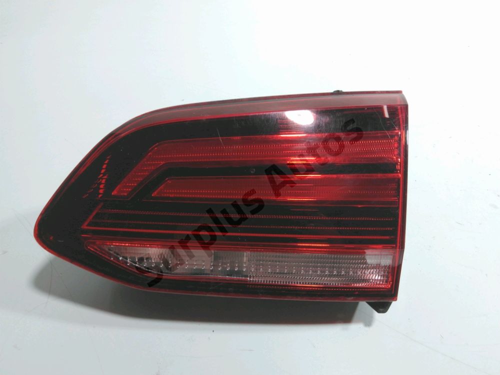 Feu arrière intérieur gauche