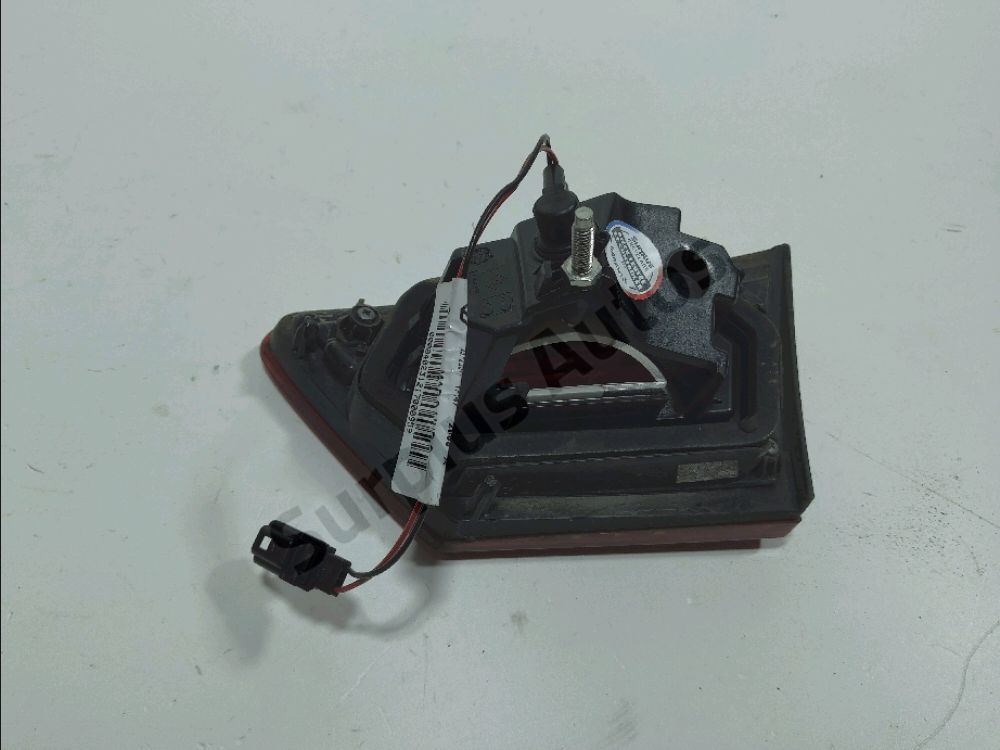 Feu arrière intérieur gauche