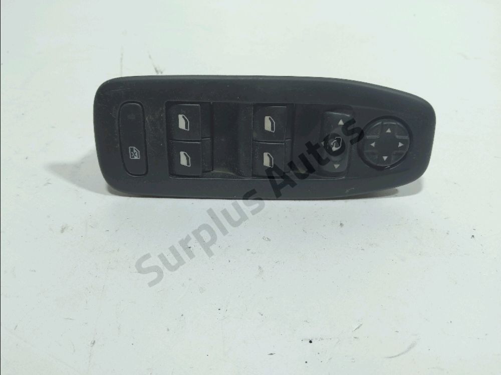 Commande lève-vitre avant gauche