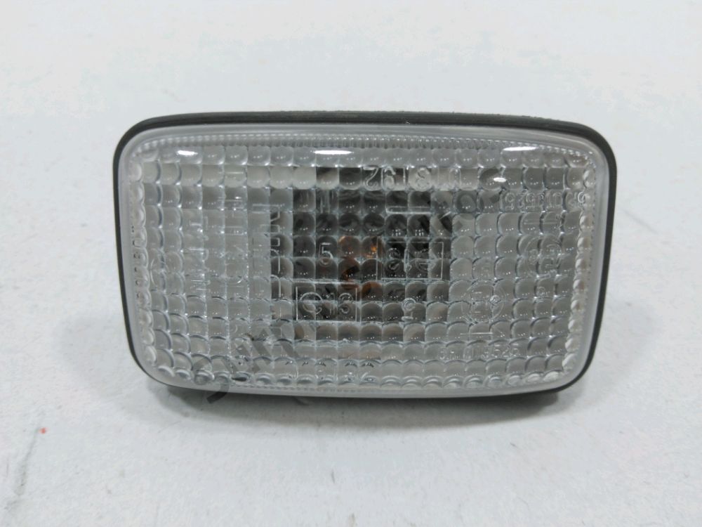 Répétiteur d'aile gauche