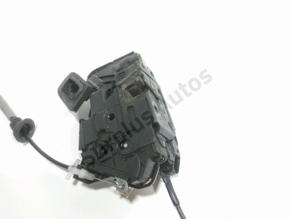 Serrure de porte avant droite