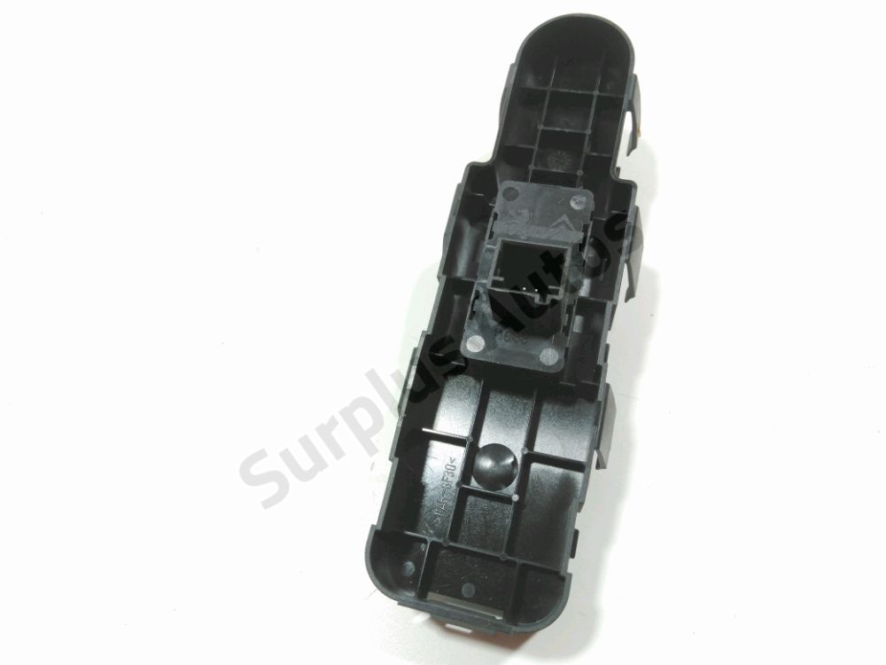 Commande lève-vitre avant droit