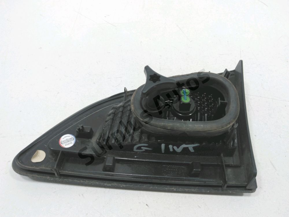 Feu arrière intérieur gauche