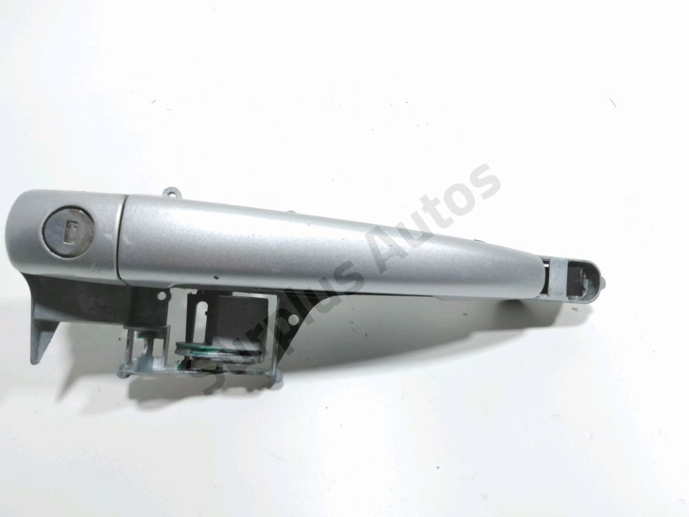 Poignée extérieure avant gauche