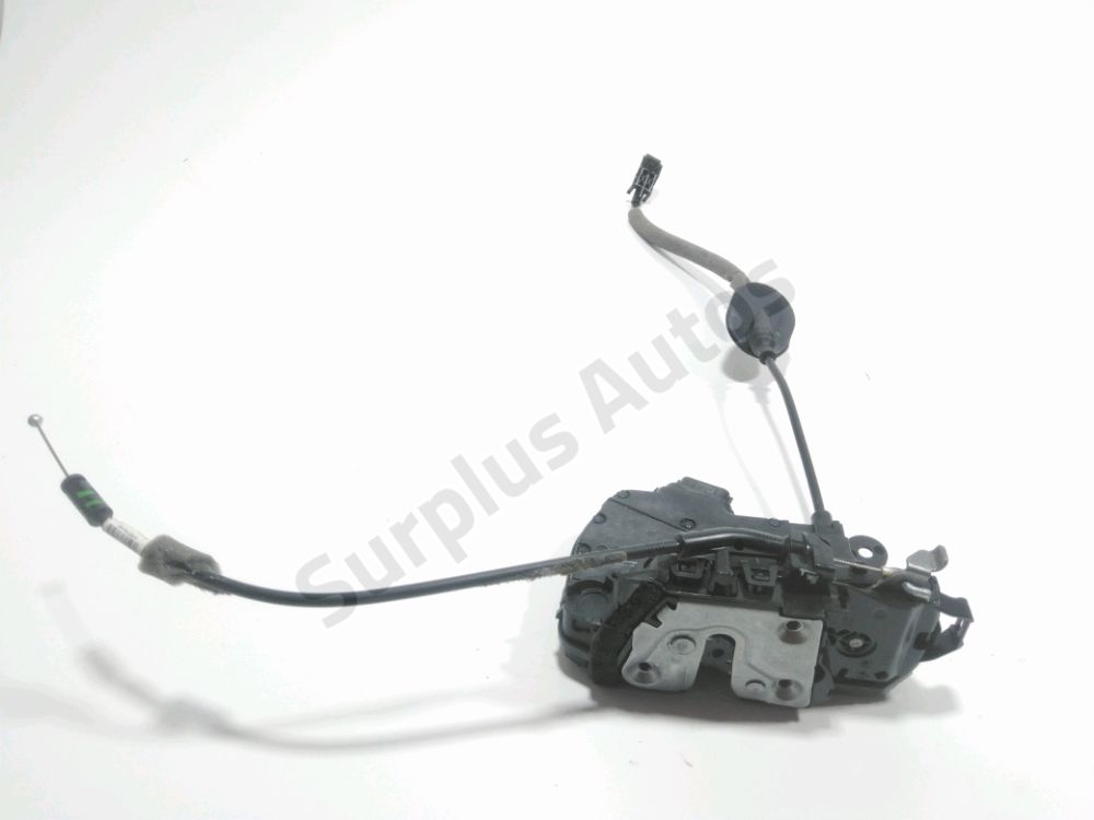 Serrure de porte avant droite