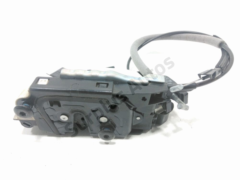 Serrure de porte avant droite