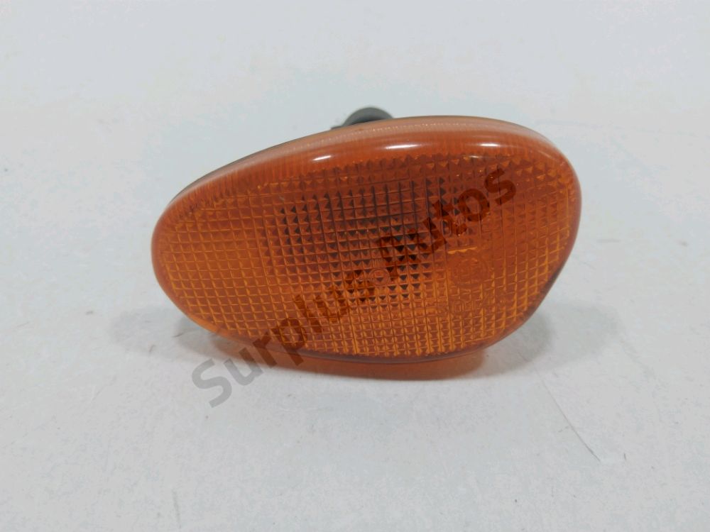 Répétiteur d'aile droit