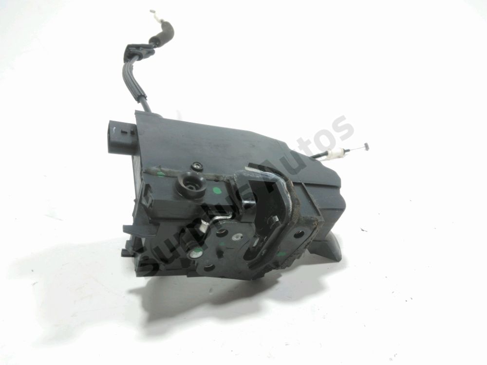 Serrure de porte avant droite