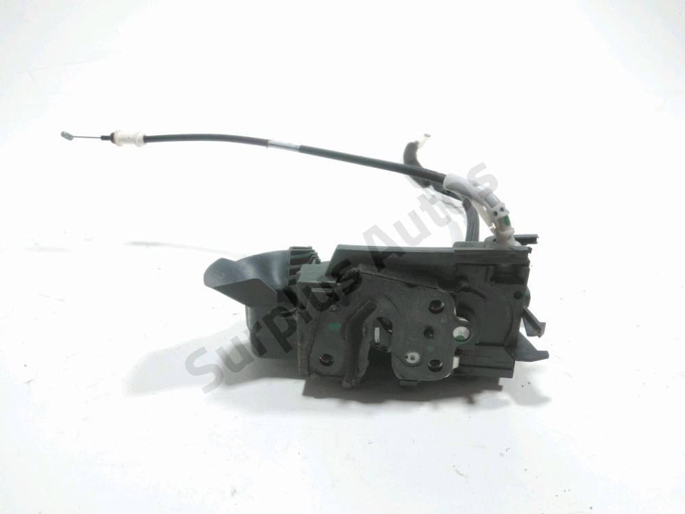 Serrure de porte avant droite