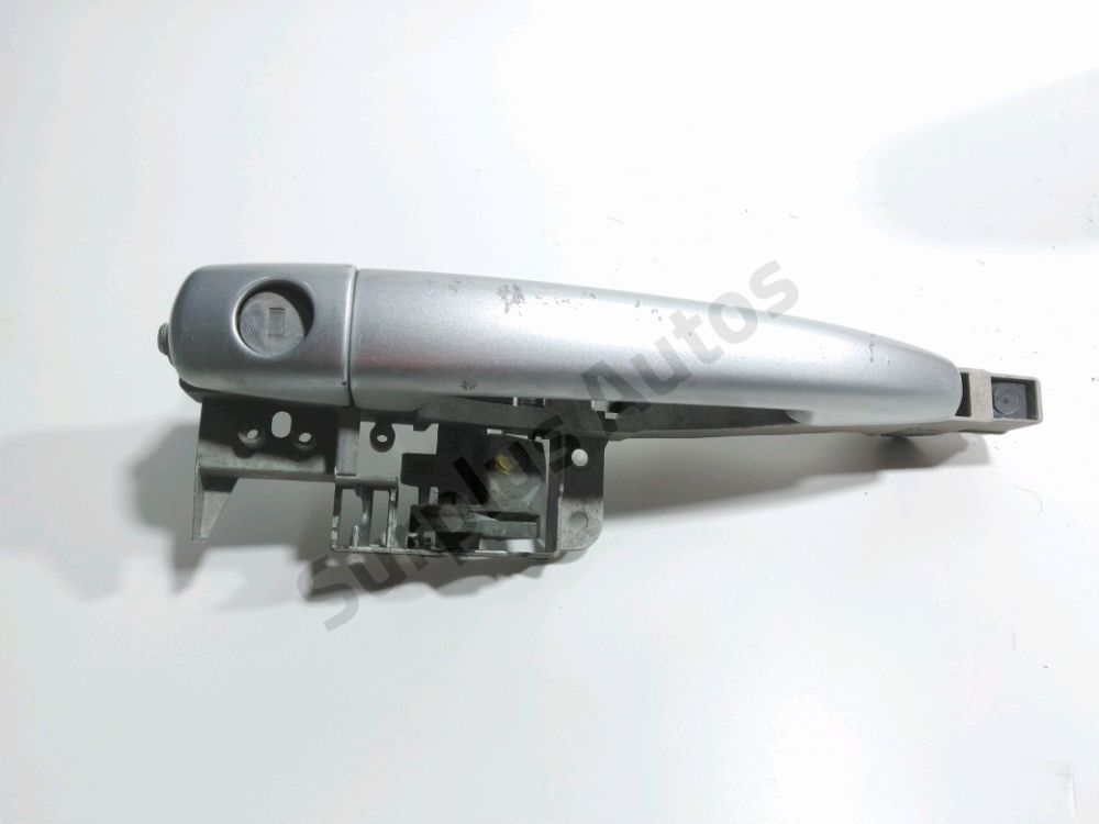 Poignee exterieure avant gauche