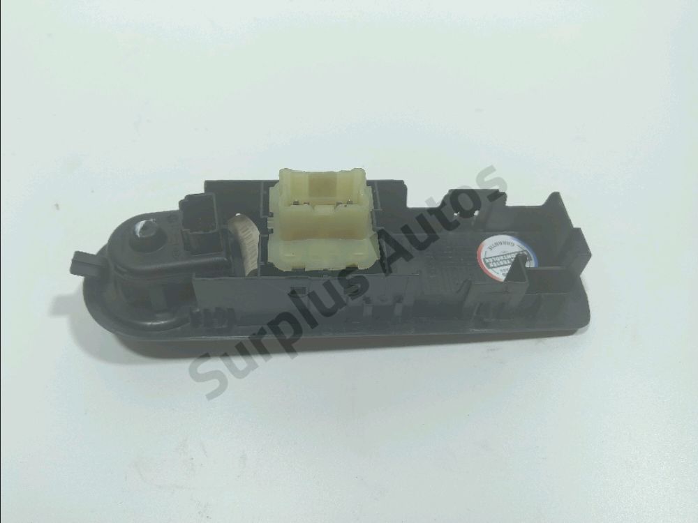 Commande lève-vitre avant gauche