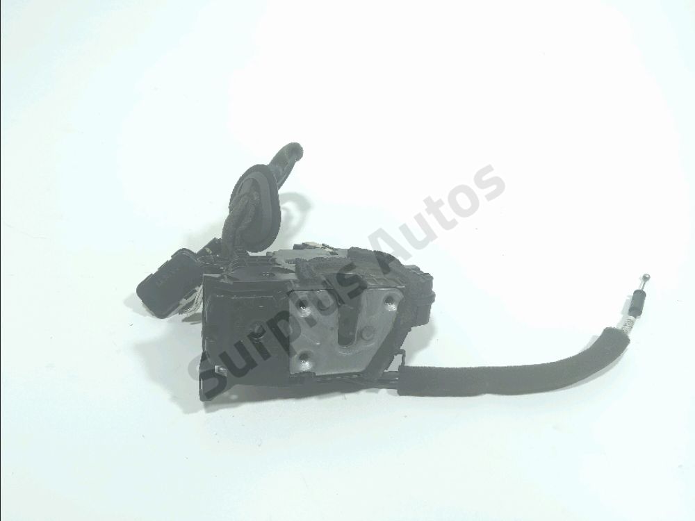 Serrure de porte avant droite