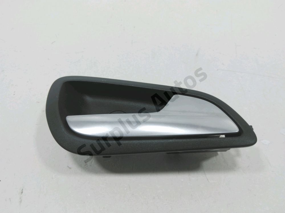 Poignee interieure porte arriere droite