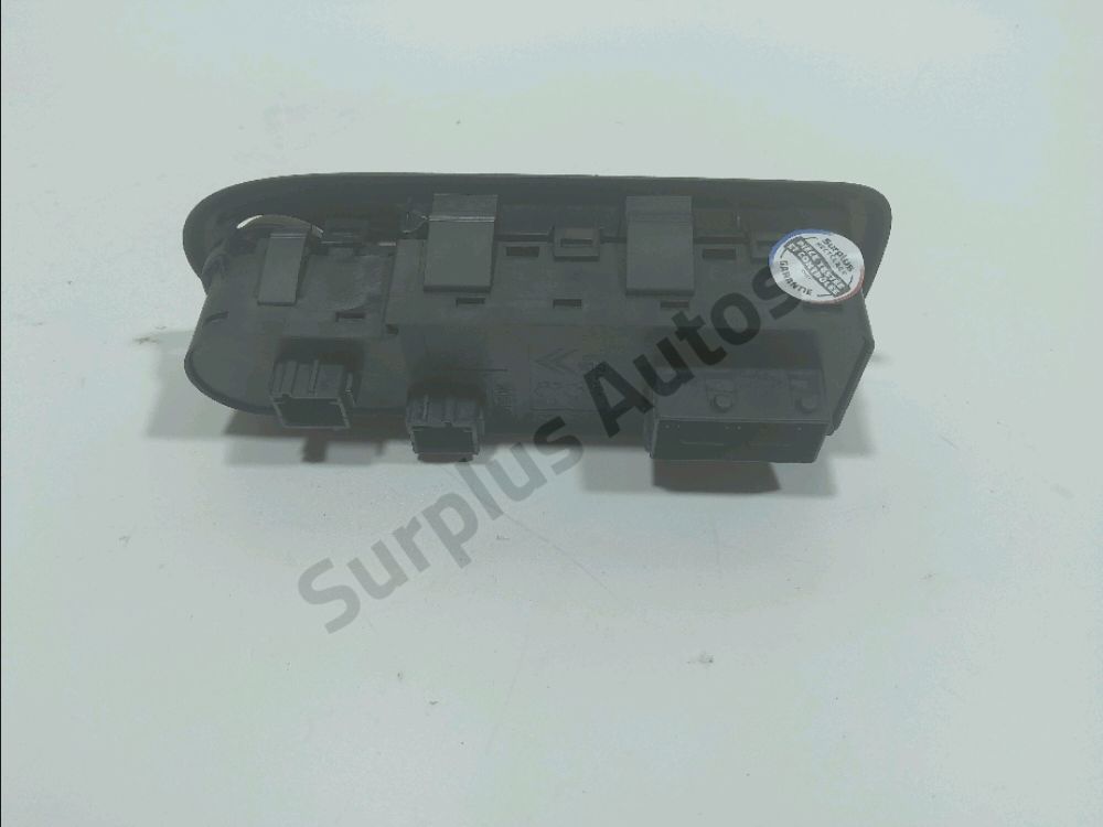 Commande lève-vitre avant gauche