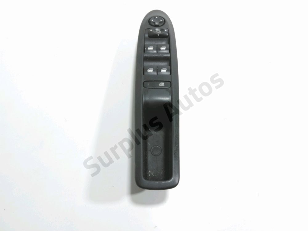 Commande lève-vitre avant gauche