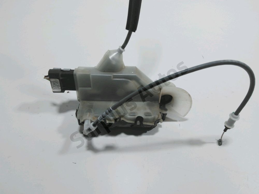 Serrure de porte avant gauche