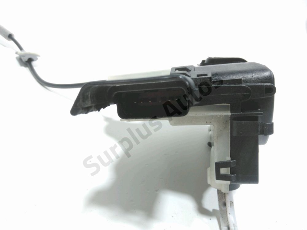 Serrure de porte avant droite