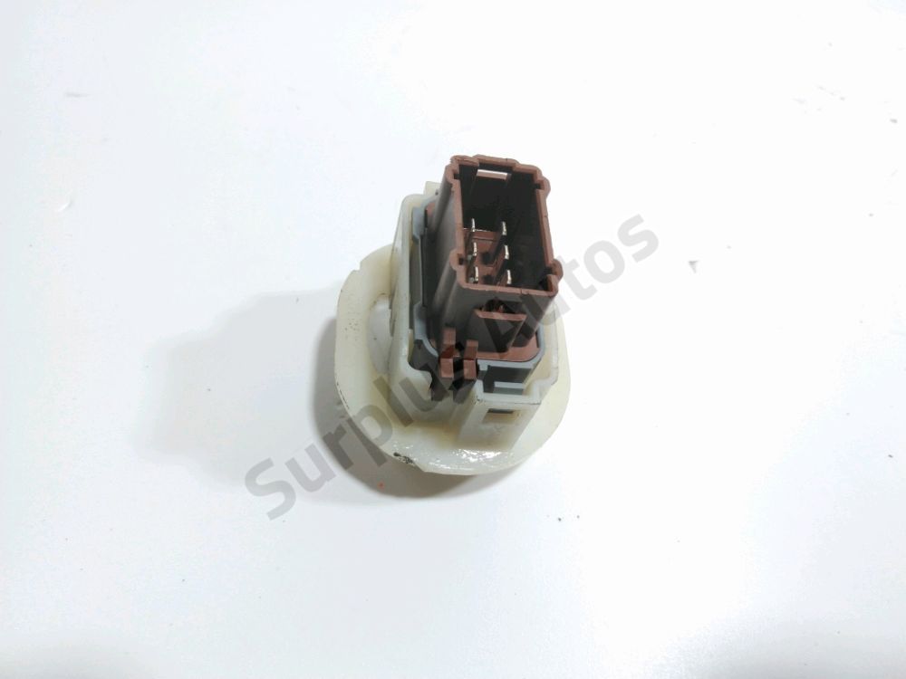 Commande lève-vitre avant droit