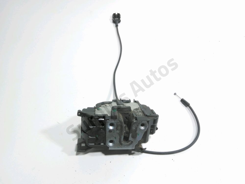 Serrure de porte avant droite