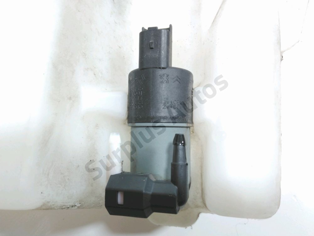 Réservoir de lave glace avant