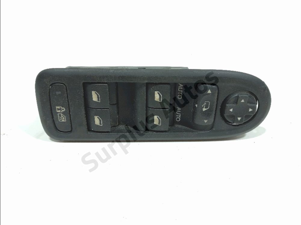 Commande lève-vitre avant gauche