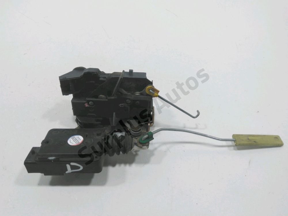 Serrure de porte avant droite