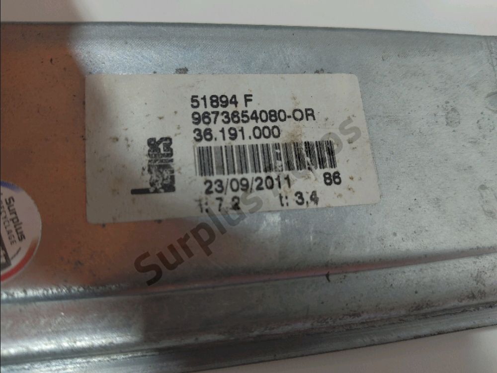 Lève-vitre électrique avant droit