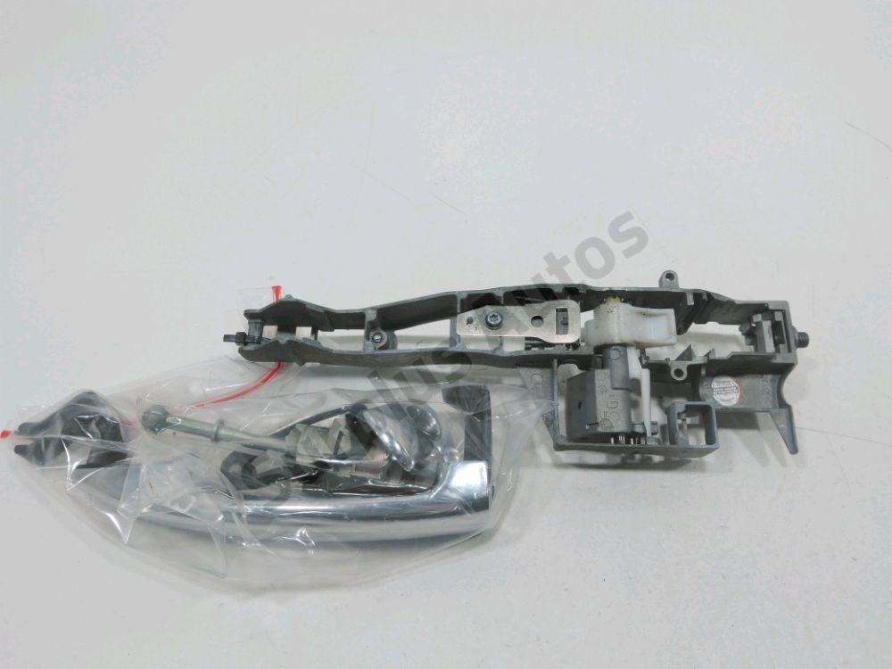 Poignée extérieure avant gauche