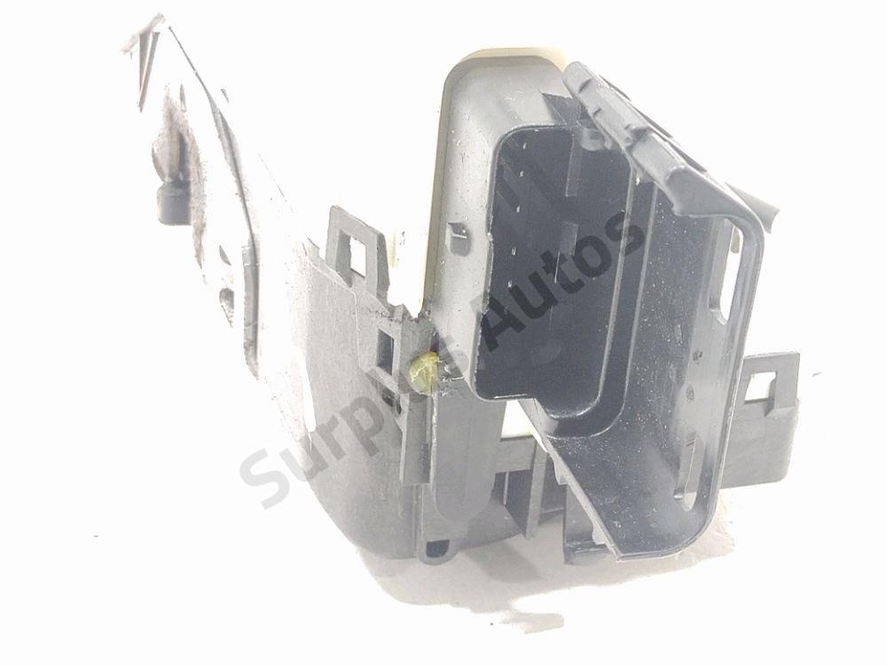 Serrure de porte avant gauche