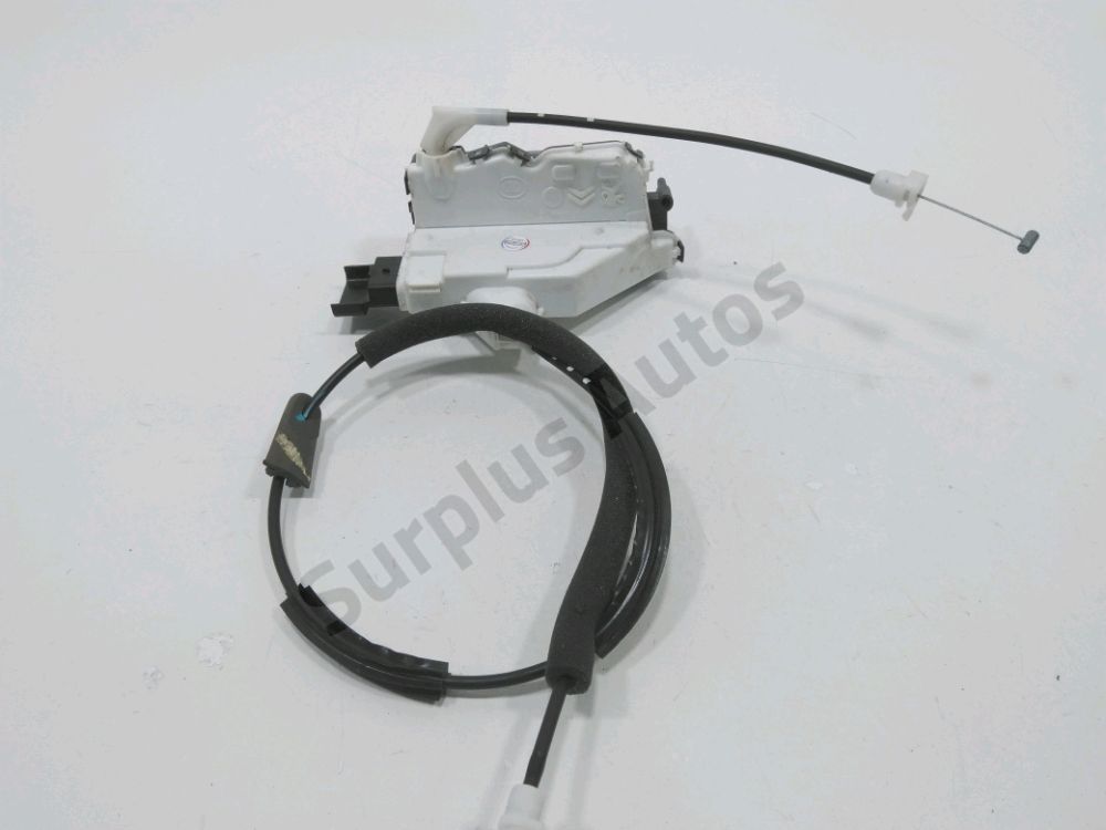 Serrure de porte avant droite