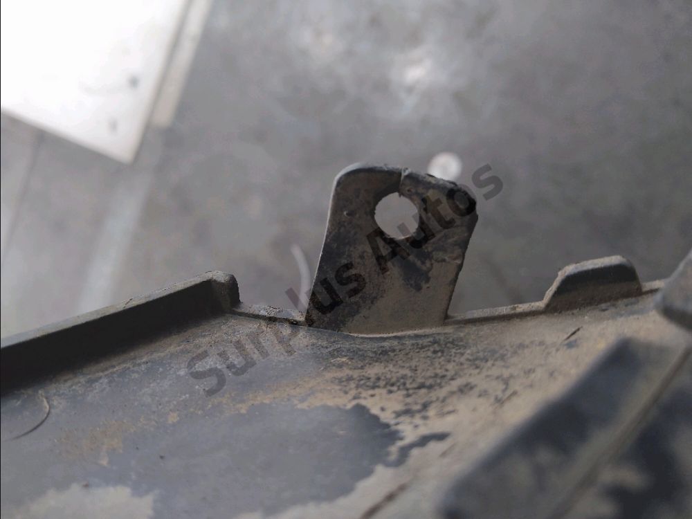 Elargisseur d'aile arrière gauche