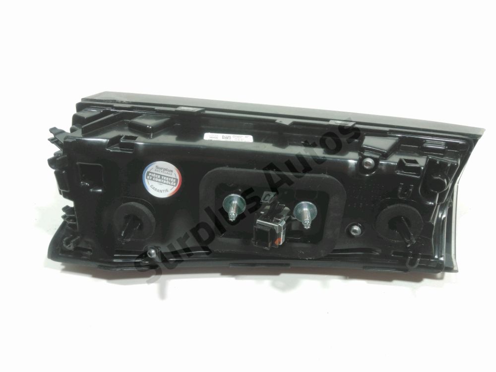 Feu arrière intérieur gauche