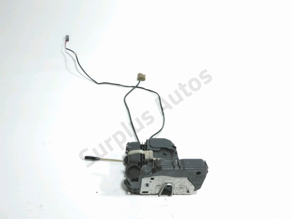 Serrure de porte avant droite