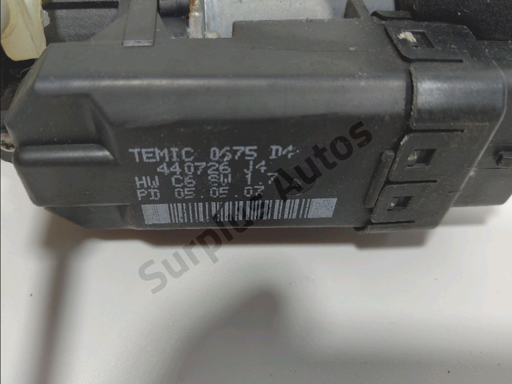 Lève-vitre électrique avant gauche