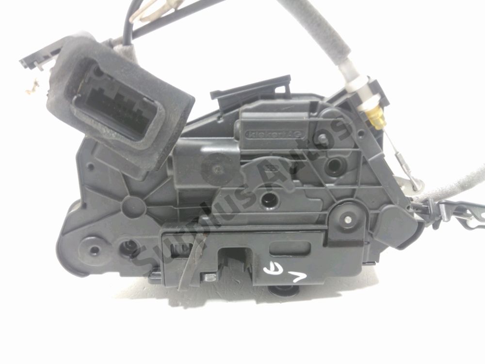 Serrure de porte avant gauche